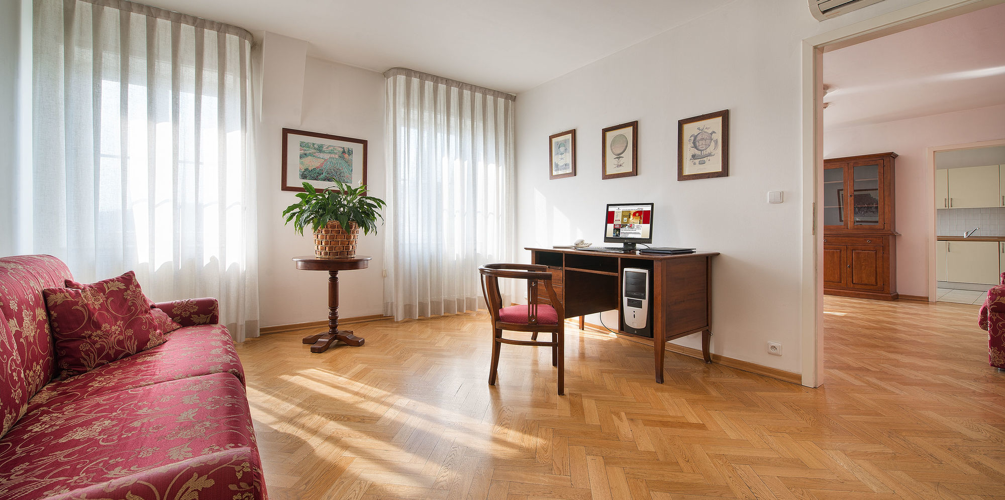 Hotel Suite Home Prague Hotel apartamentowy 4*